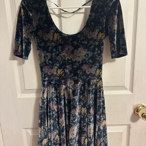 Urban Outfitters Kimchi Blue Navy Floral Velvet Dress Size Small